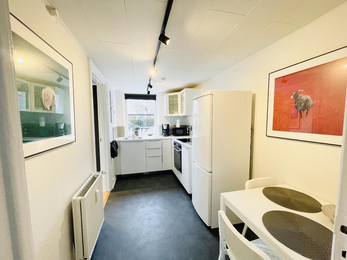 Aday - Charming Studio Close To The Football Stadium 올보르 외부 사진